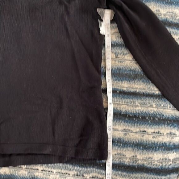 Banana Republic soft black, V-neck stretch, sweater size S - Picture 5 of 5